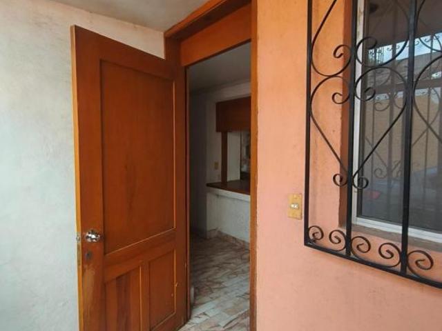 Casa en venta a unas cuadras de Los Arcos y del Centro Histórico