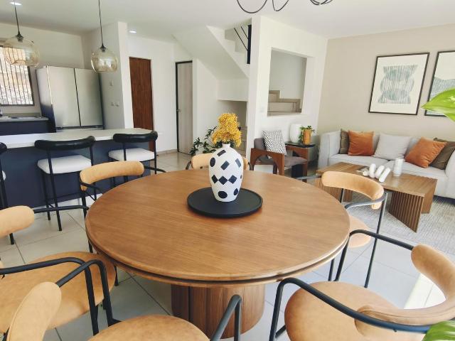 CASA EN VENTA A UNOS MINUTOS DEL AEROPUERTO EL MARQUES, QUERETARO
