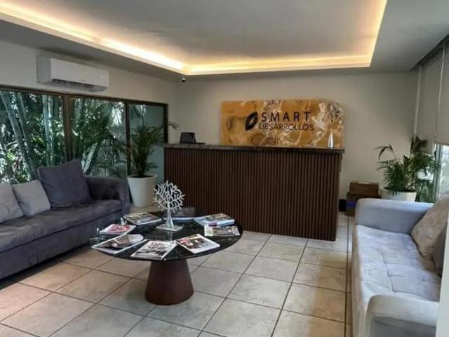 Casa en venta acondicionada para uso de oficinas corporativas en colonia campestre merida
