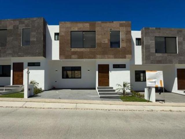 CASA EN VENTA AL NORPONIENTE DE AGUASCALIENTES, EN RESIDENCIAL ARROYO DEL BOSQUE