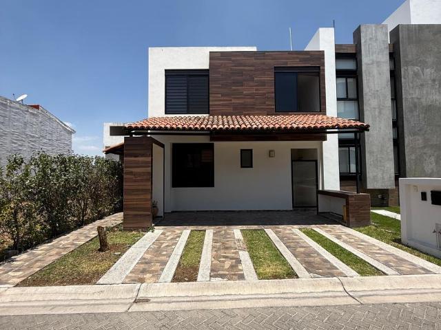 CASA EN VENTA AL NORTE CON REC?MARA Y BA?O EN PLANTA BAJA