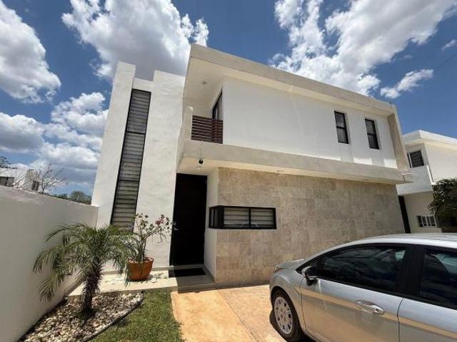 CASA EN VENTA AL NORTE DE MÉRIDA