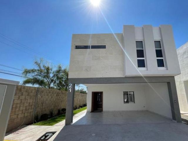 Casa en venta al Norte de la Ciudad en Privada Antara