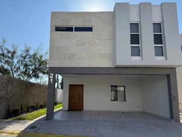 Casa en venta en Soyopa, Sonora - Jardín