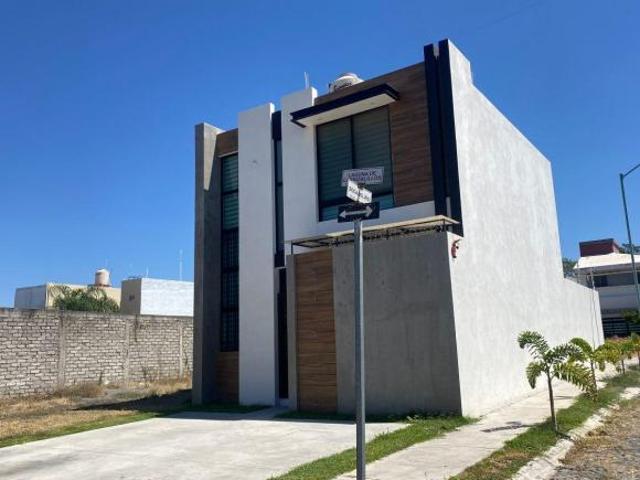 CASA EN VENTA AL NORTE DE VILLA DE ALVAREZ, EN LA COL. CARLOS DE LA MADRID, COLIMA, MEXICO
