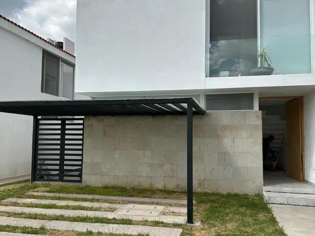 Casa en venta al norte Residencial Las Plazas Tu nueva historia comienza aquí.