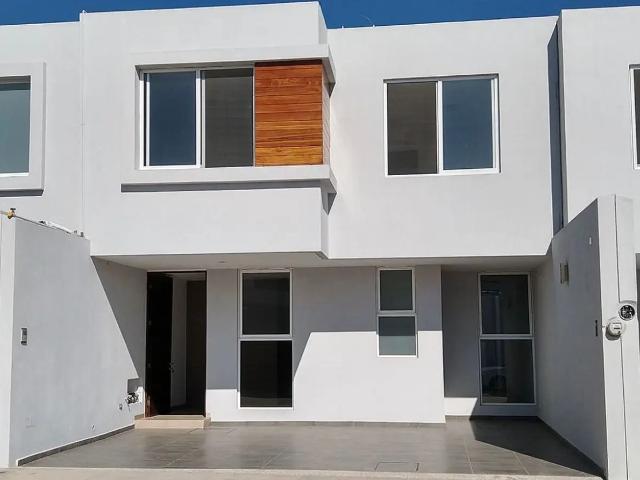CASA EN VENTA AL NORTE