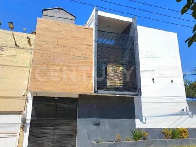 CASA EN VENTA AL EN BARRIO 18 XOCHIMILCO, CDMX