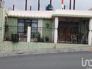 Casa en Venta al Sur de Saltillo Coah. cerca del Parque El Chapulin Patio Amplio