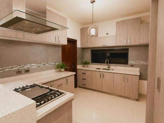 Casa en venta al sur de Saltillo en Fracc. La Cañada