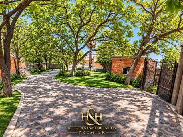 Casa en Venta al Sur en el Palomar Vista Panorámica