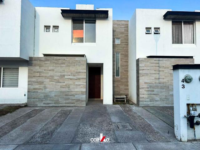 CASA EN VENTA ALCAZAR RESIDENCIAL