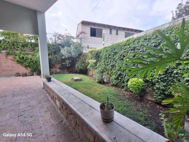Casa en venta Alamos Primera Seccion Queretaro cuatro recamaras oficina y sala de juegos