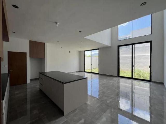 CASA EN VENTA AMORADA RESIDENCIAL ZONA CARRETERA NACIONAL SANTIAGO
