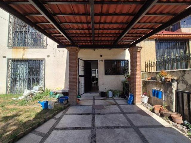 CASA EN VENTA. Amplia y versátil propiedad en Jardines del Sol