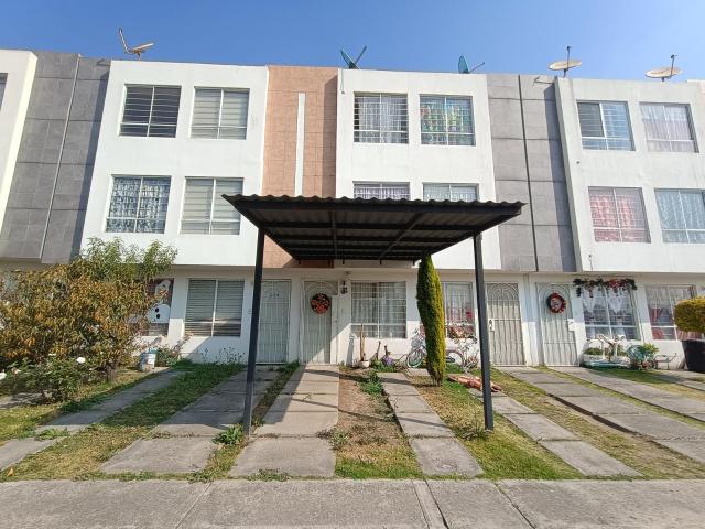 Casa EN VENTA AMPLIA EN CHALCO DE 3 PISOS