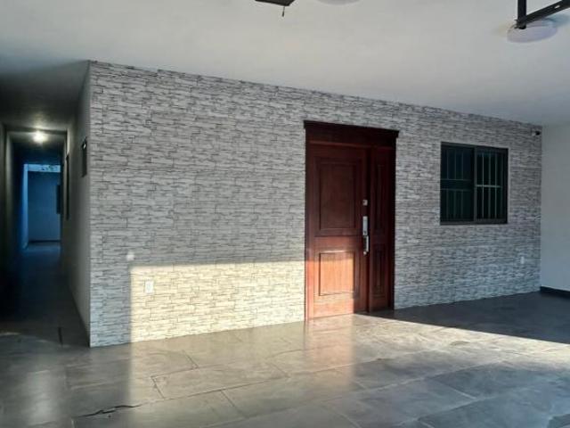 CASA EN VENTA AMPLIOS ESPACIOS, UBICADA EN ZONA NORTE DE TAMPICO