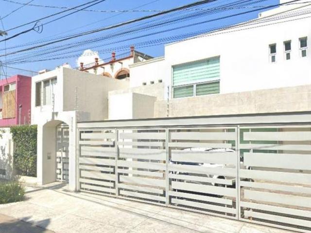 CASA EN VENTA ANTONIO VALERIANO CHAPALITA