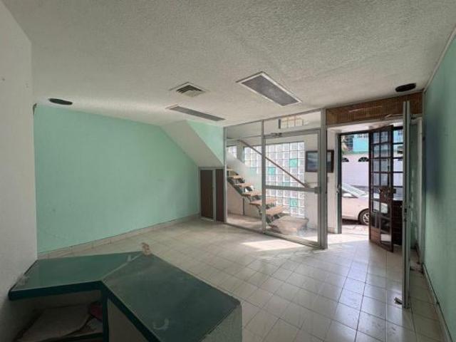 Casa en venta anteriormente usada como consultorios