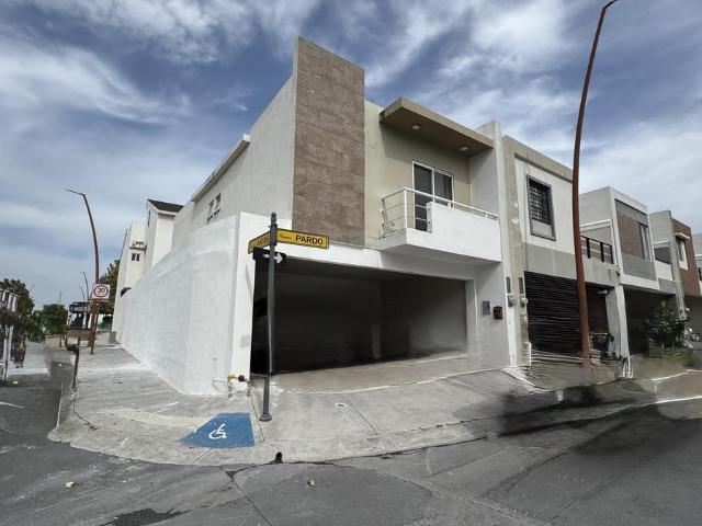 Casa en Venta Apodaca a 4 km del aeropuerto