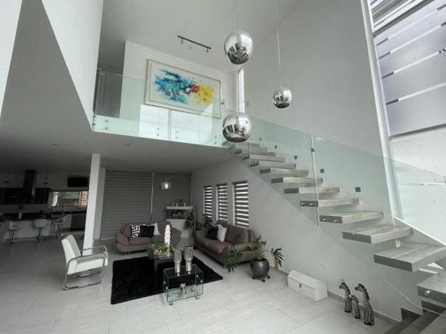 CASA EN VENTA ARBOLADA BOSQUES DE SANTA ANITA