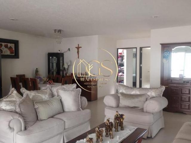 CASA EN VENTA ARBOLADA RESIDENCIAL CELAYA