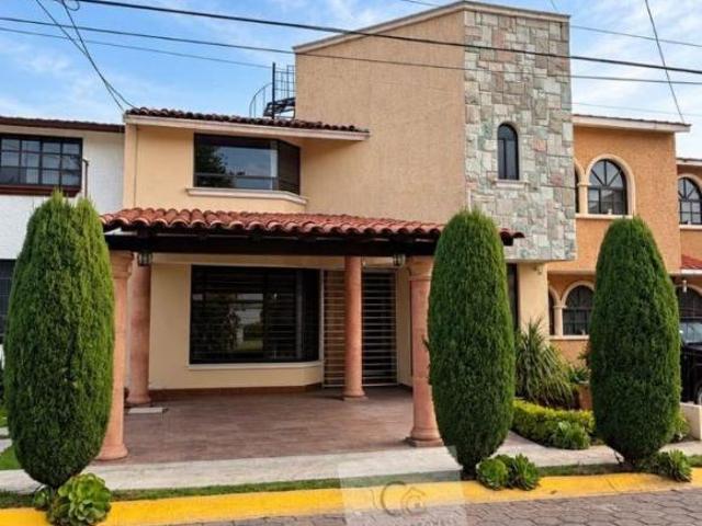 CASA EN VENTA ARBOLEDAS DE SAN JAVIER