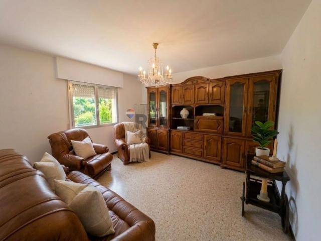 Casa en venta. Arzua