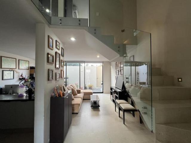 CASA EN VENTA BUGAMBILIAS