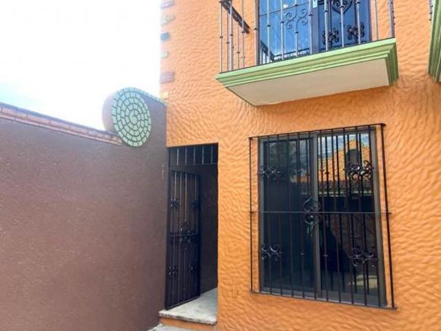 Casa en venta, buena ubicación. Las Grajas, Cuernavaca