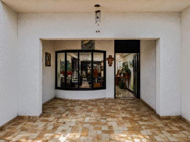 CASA EN VENTA BANJIDAL A MEDIA CUADRA PLUTARCO E. CALLES