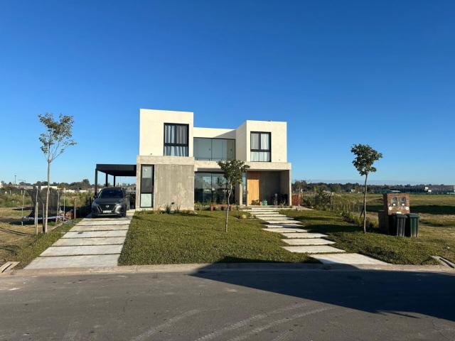 Casa en venta Barrio Riberas, Puertos del Lago, Argentina