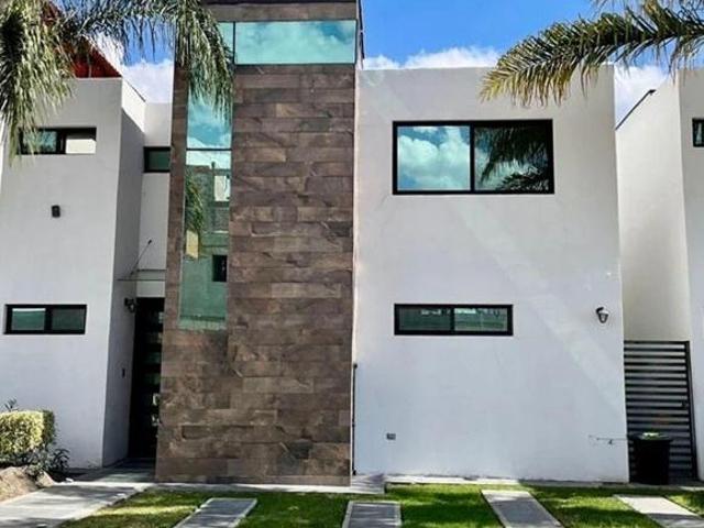 CASA EN VENTA BLVD. NIÑOS HEROES FRAC. TIERRA CAOBA PUEBLA