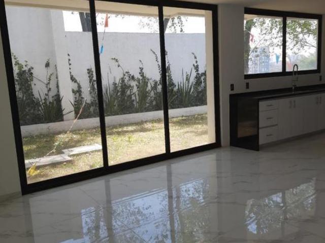 Casa en Venta, Bosque Real Súper Iluminada, Moderna y Tranquila