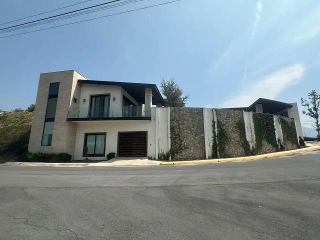 CASA EN VENTA, BOSQUES DE LOS ENCINOS CARRETERA NACIONAL