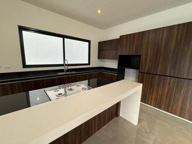 CASA EN VENTA BOSQUES DE LAS MISIONES