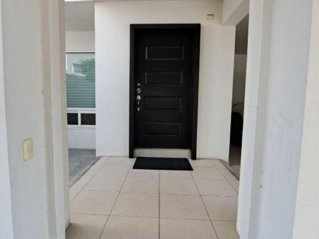 CASA EN VENTA BOSQUES DE LAS CUMBRES