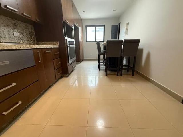 Casa en venta, Bosques de las Cumbres, Monterrey, Nuevo León. En privada y esquina