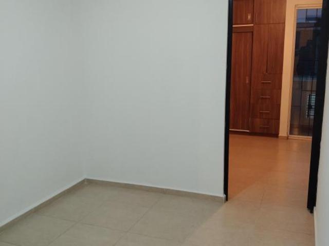 CASA EN VENTA BOSQUES DE LERMA CERCA DE AEROPUERTO2 NIVELES