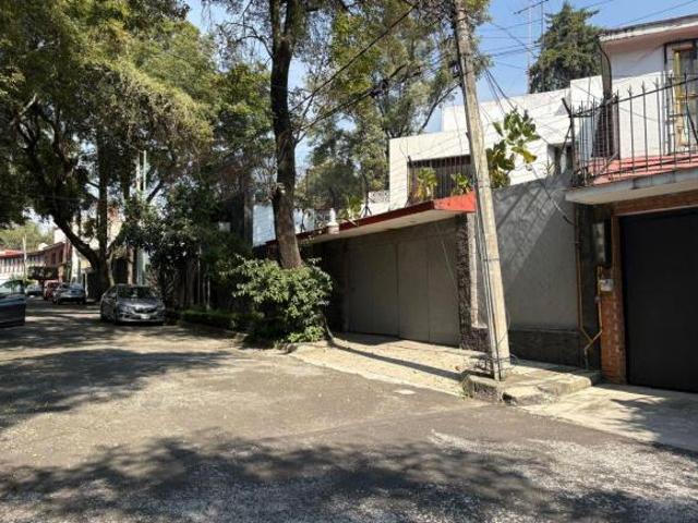CASA EN VENTA BOSQUES DE TETLAMEYA 4 REC, 3 BAÑOS 4 AUTOS CON VIGILANCIA