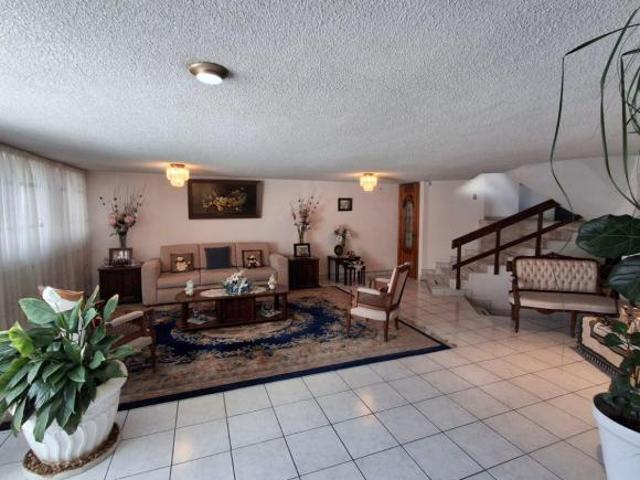 Casa en Venta, Bosques del acueducto, Querétaro, a 500 m de arcos 4 Recamaras