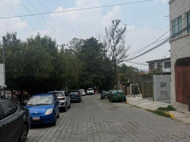CASA EN VENTA BOSQUES DEL LAGO, con vigilancia 24/7 Y remodelada