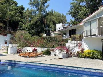 Casa en Venta Cuernavaca, Jiutepec, Tamoanchan, Cancha de Paddle y Alberca. Bajamos el precio gran