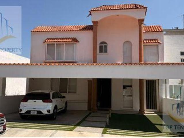 Casa en venta en Cumbres del Cimatario, Querétaro | 3 recámaras, alberca y jardín
