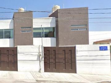 ¡EXCELENTE OPORTUNIDAD! CASA en VENTA, C. 109, Arboledas de Loma Bella, Pueb