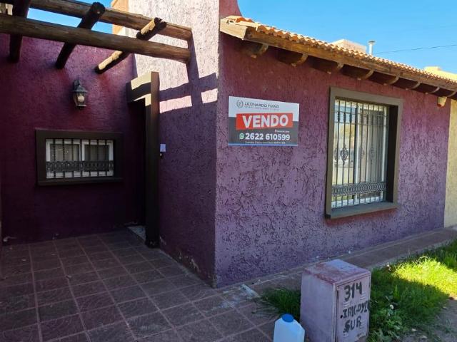 Casa en venta c/ cochera en Tunuyán