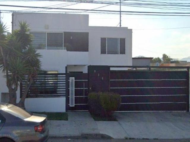 CASA EN VENTA, C. ENSENADA COL. ULBRICH MUN. ENSENADA C.P. 22830 BAJA CALIFORNIA