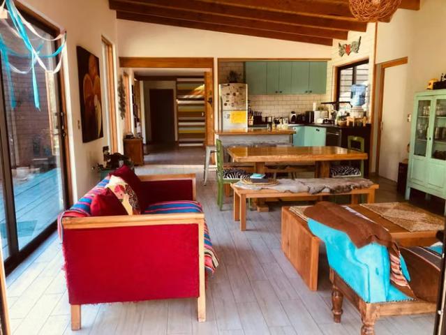 Casa en venta c/ estacionamiento en Huincacara | 5 dormitorios por 9500.00 en Villarrica