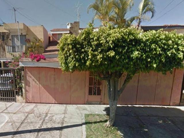 CASA EN VENTA, C. FORMOSA COL. LOMAS DEL COUNTRY MUN. GUADALAJARA C.P. 44620