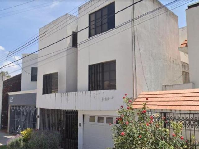 CASA EN VENTA, C. FUENTE CERRO FRACC. BALCONES DEL VALLE MUN. SAN LUIS POTOSI C.P. 78369 SAN LUIS